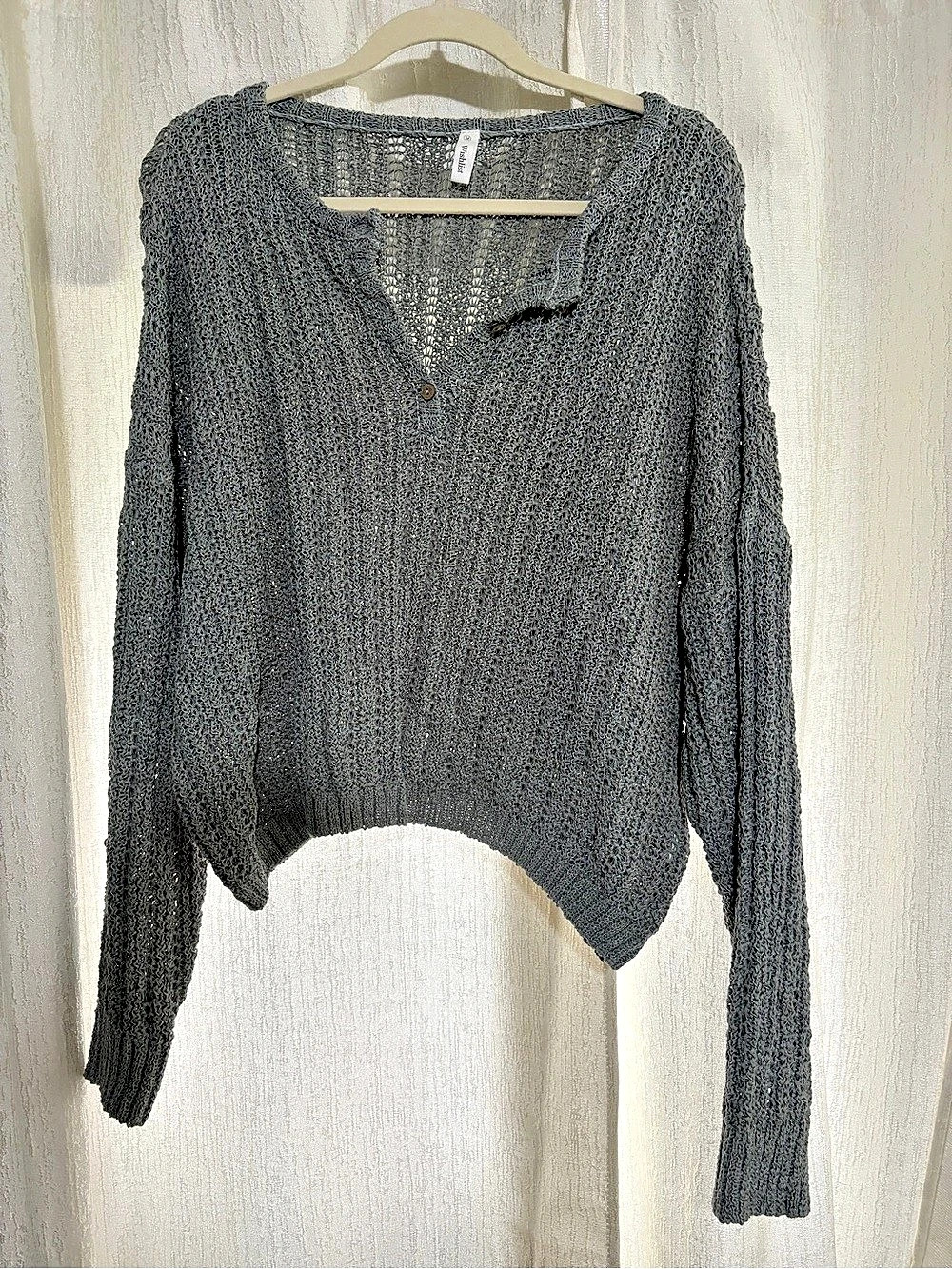 WishList Gray V-Neck Sweater Size Medium Like New